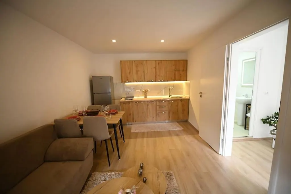 Nika Suite Shkoder Apartment